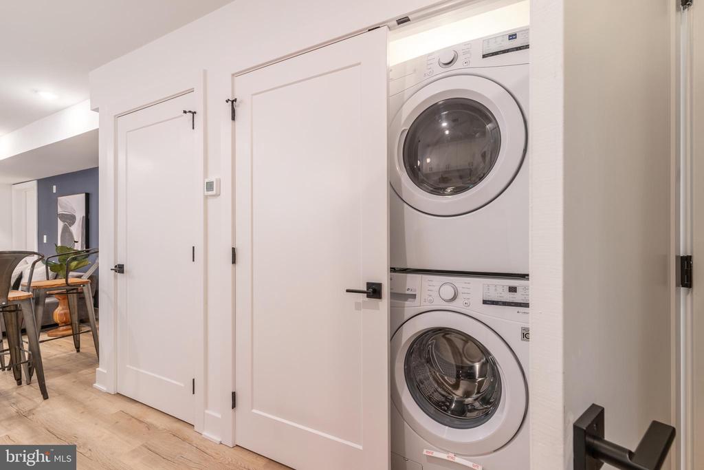 629-33 W GIRARD AVE #303