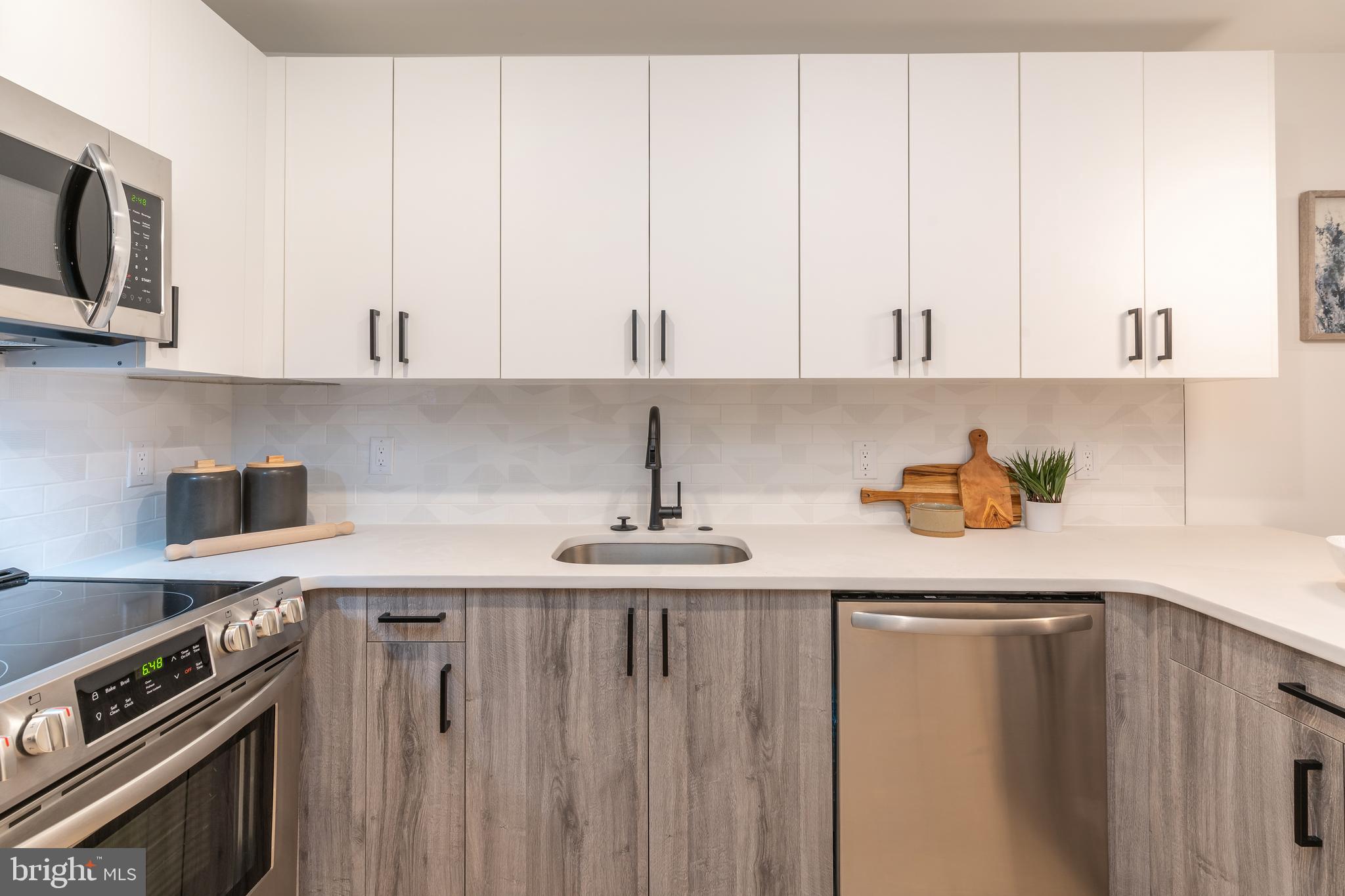 629-33 W GIRARD AVE #303