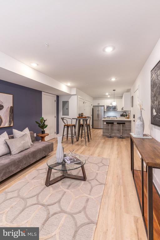 629-33 W GIRARD AVE #303