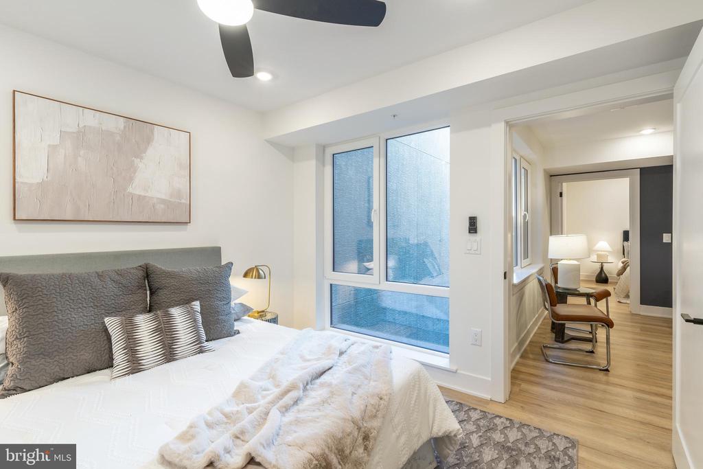 629-33 W GIRARD AVE #303