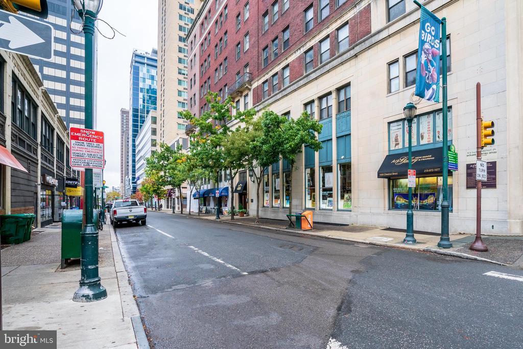 1939 CHESTNUT ST #4D