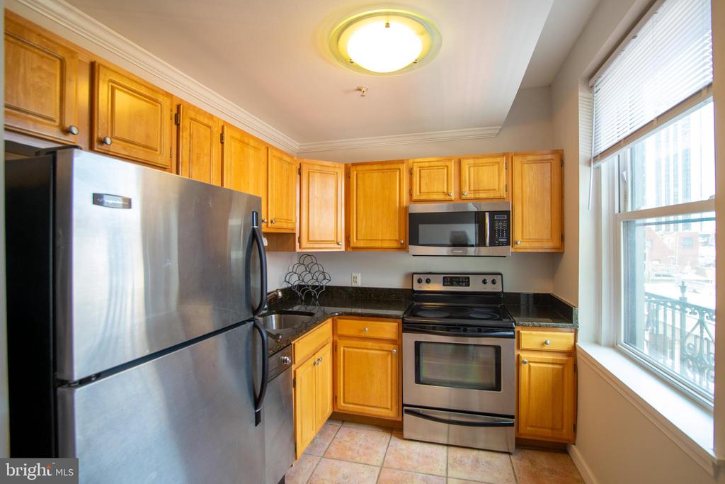 1939 CHESTNUT ST #4D