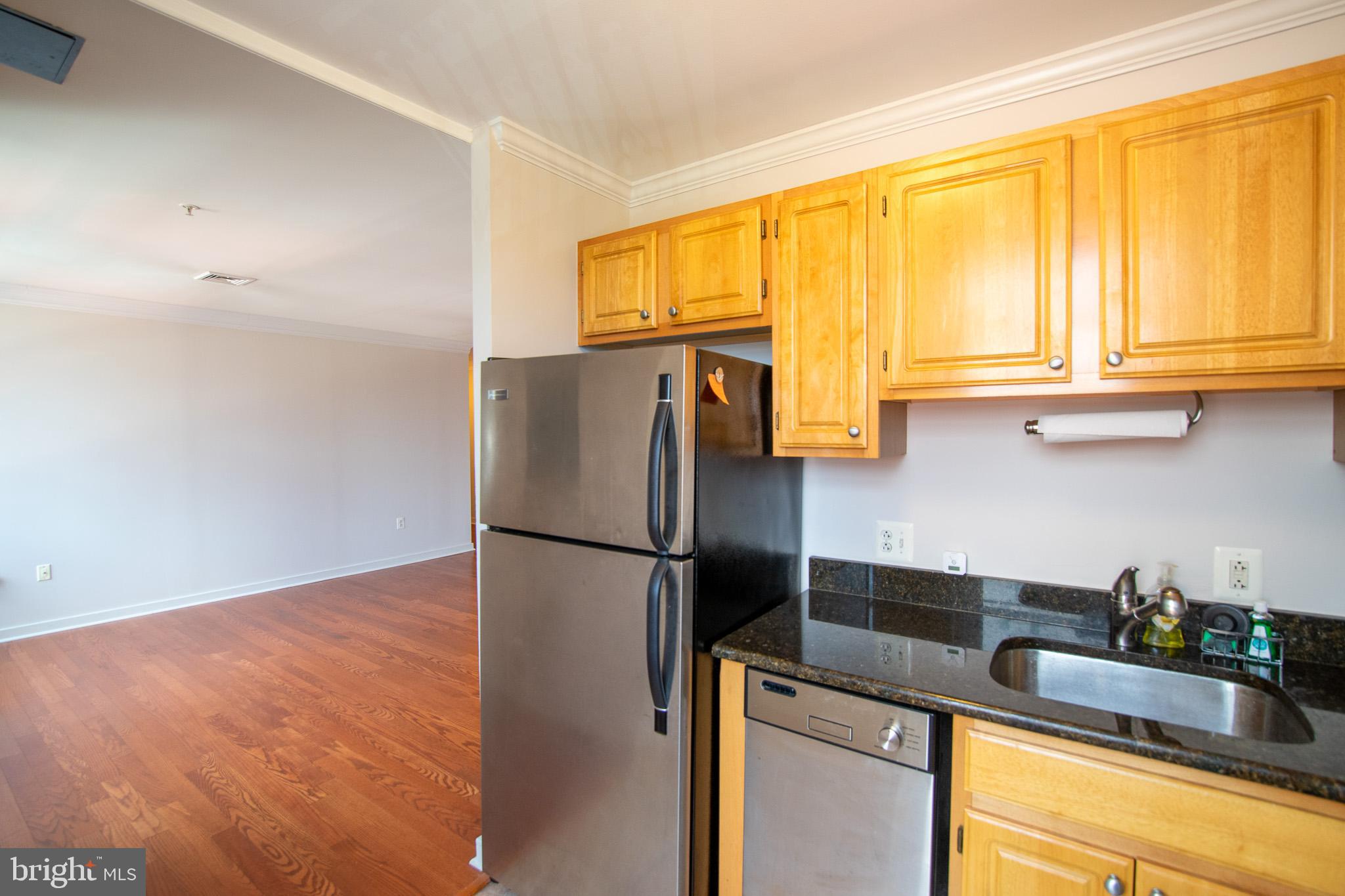 1939 CHESTNUT ST #4D