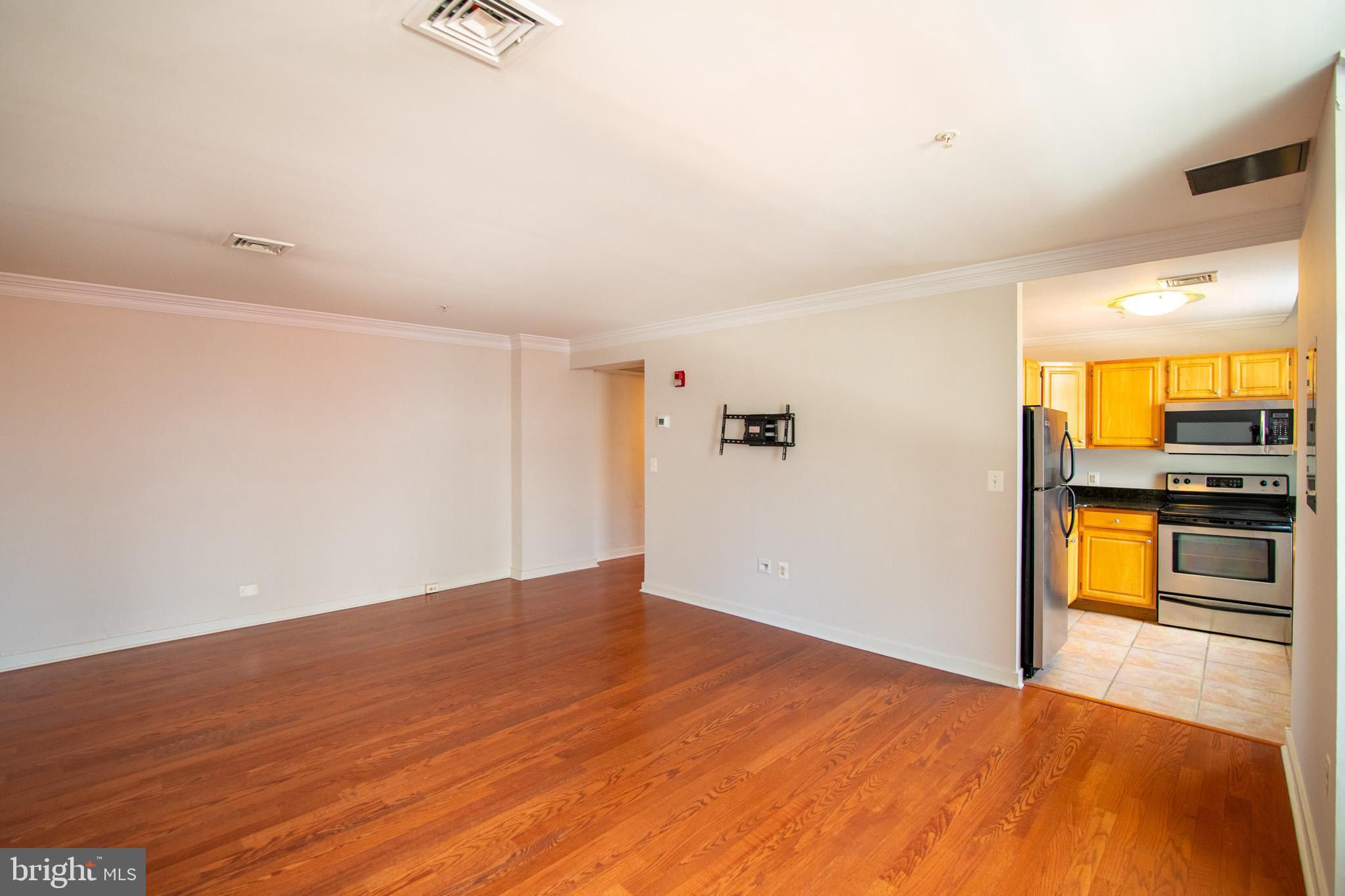 1939 CHESTNUT ST #4D