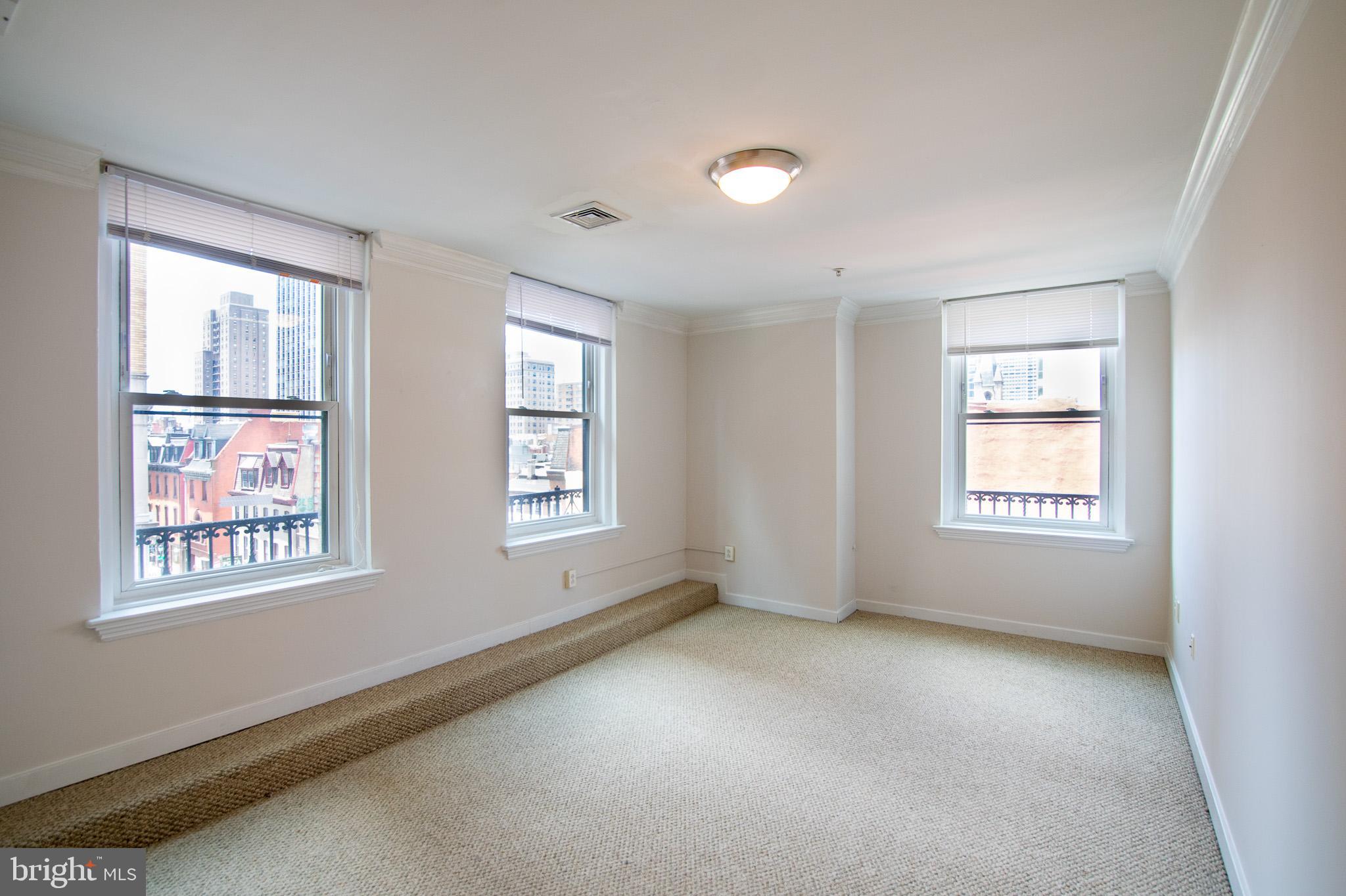 1939 CHESTNUT ST #4D