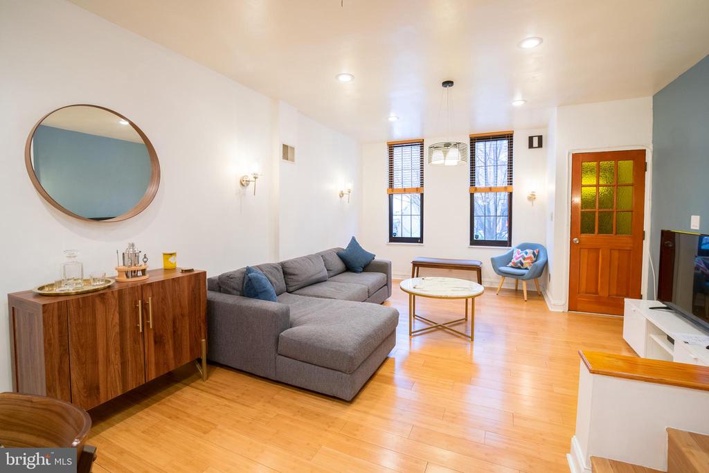242 FAIRMOUNT AVE