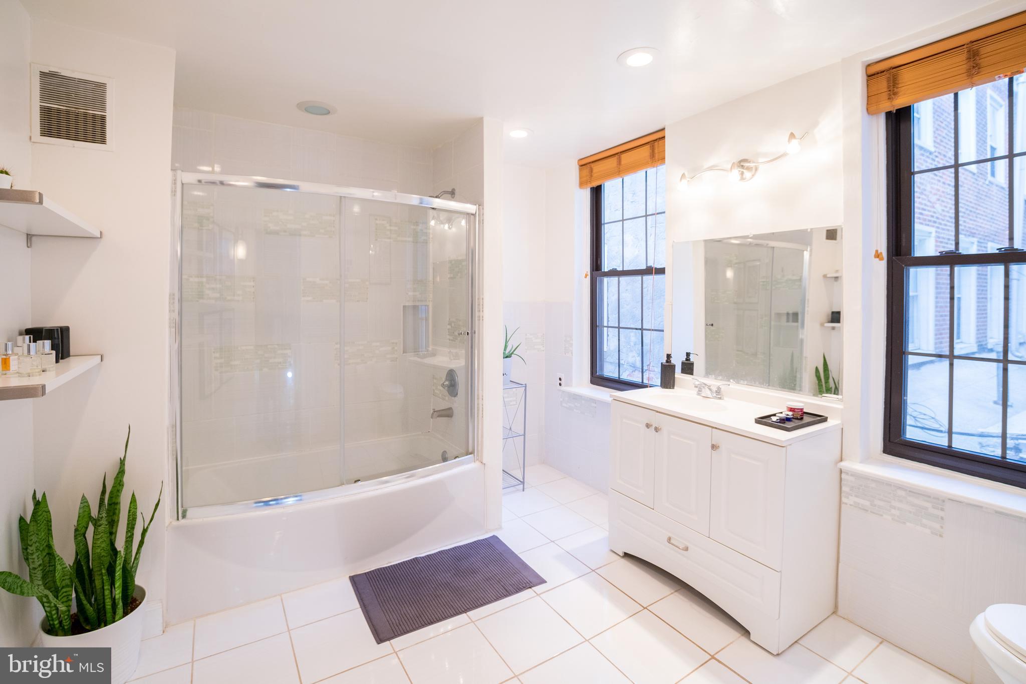 242 FAIRMOUNT AVE