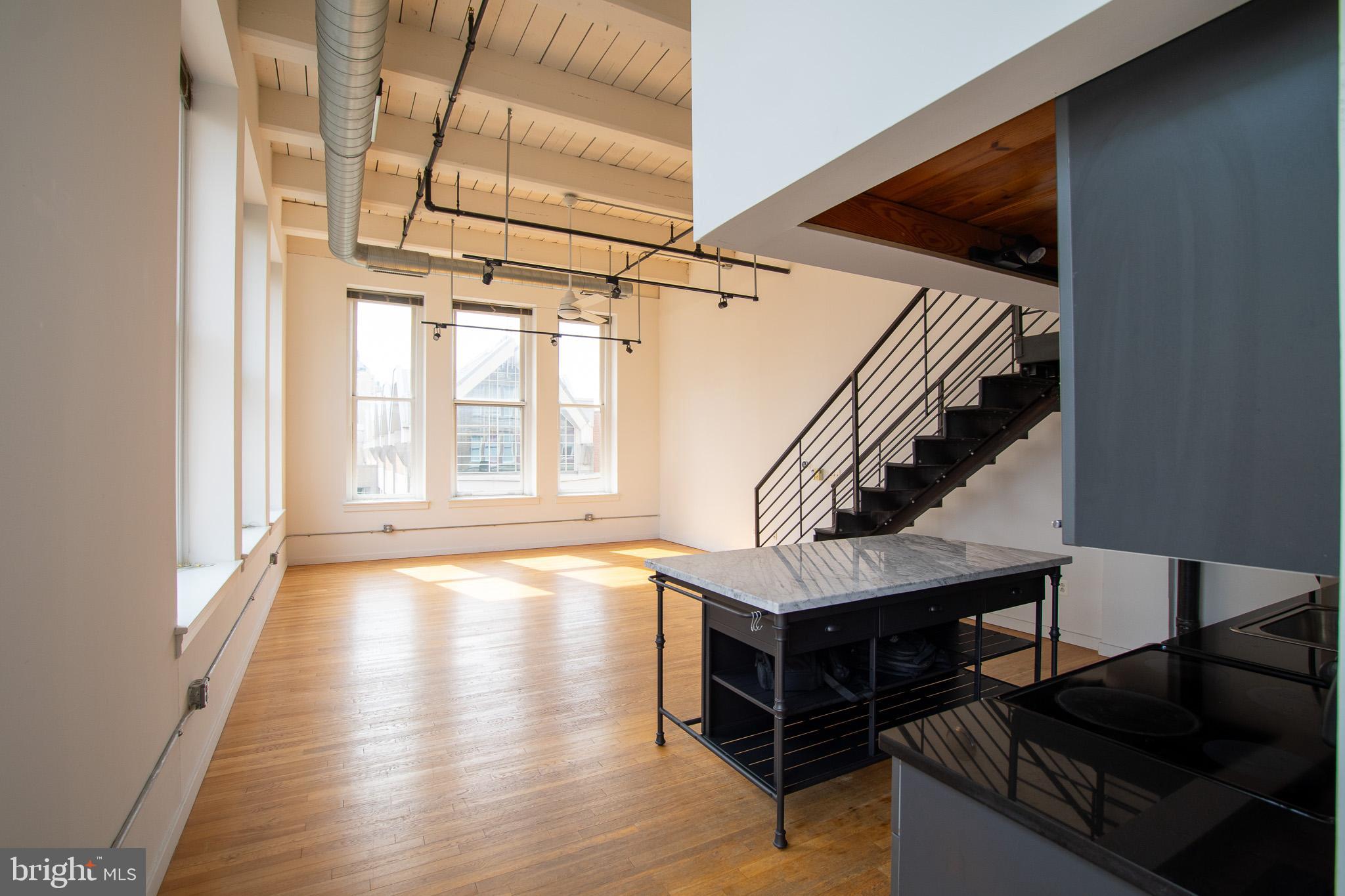 1027 ARCH ST #UNIT 401