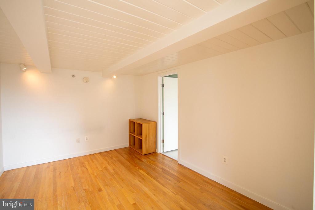 1027 ARCH ST #UNIT 401