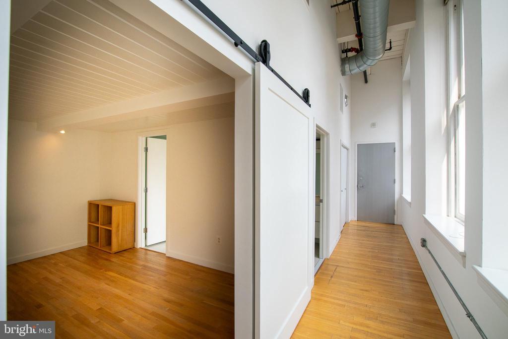 1027 ARCH ST #UNIT 401