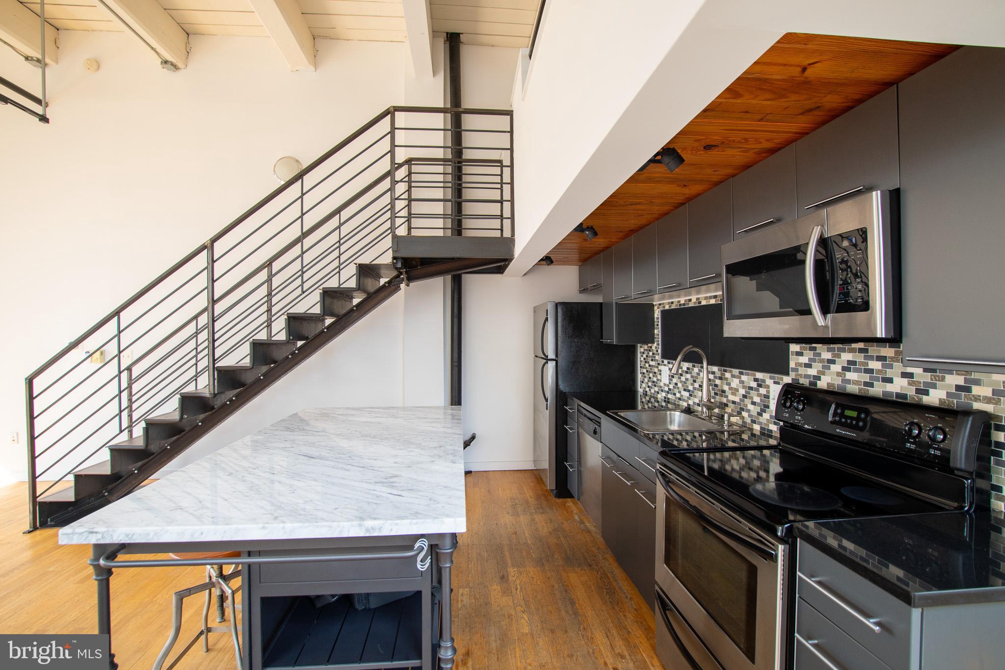 1027 ARCH ST #UNIT 401