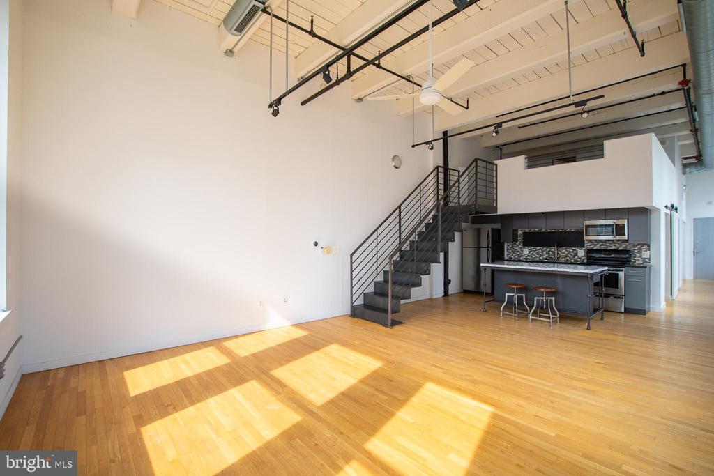 1027 ARCH ST #UNIT 401