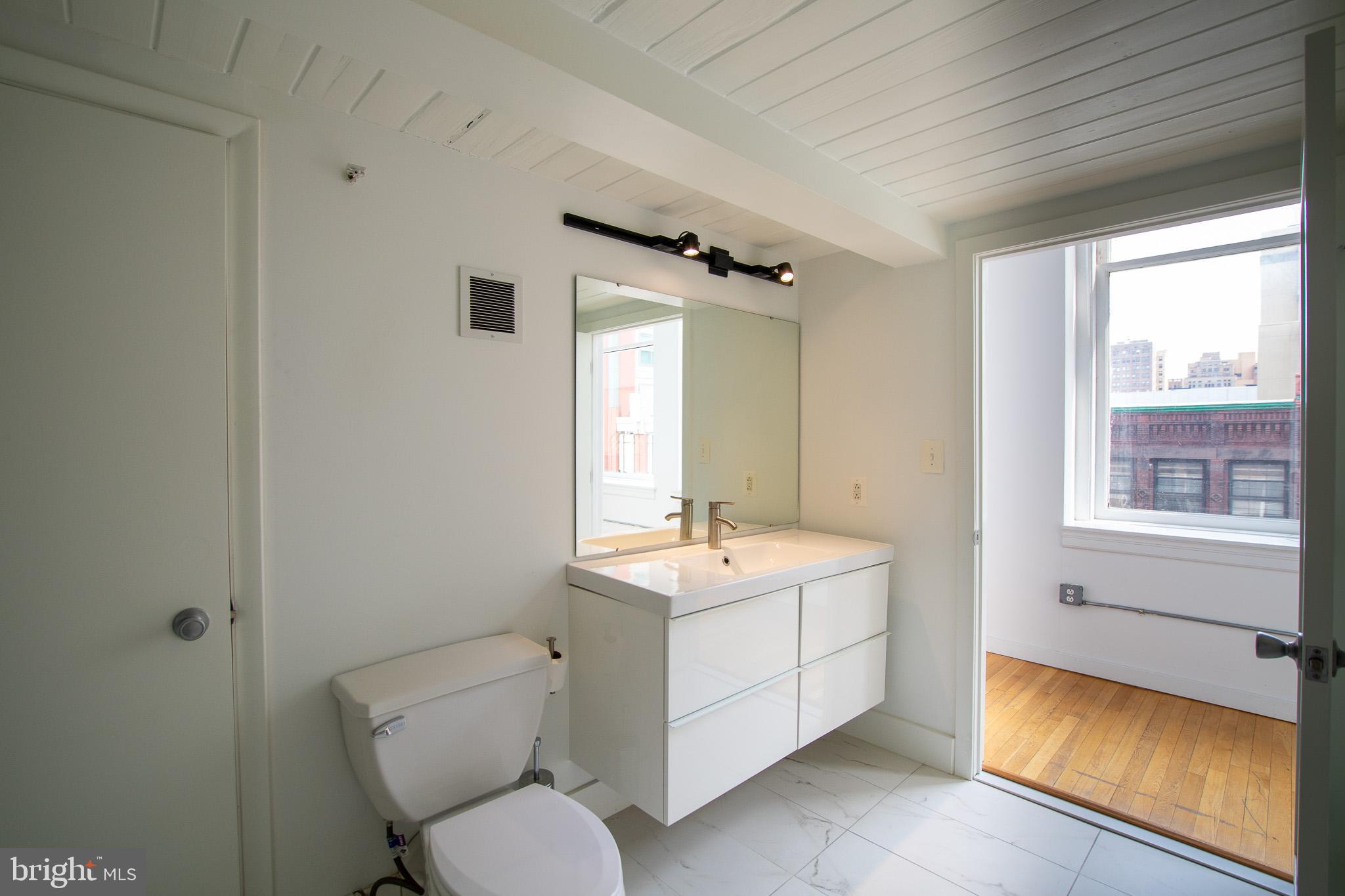 1027 ARCH ST #UNIT 401