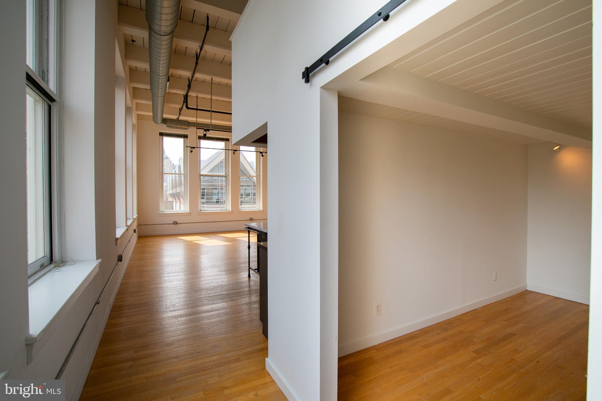 1027 ARCH ST #UNIT 401