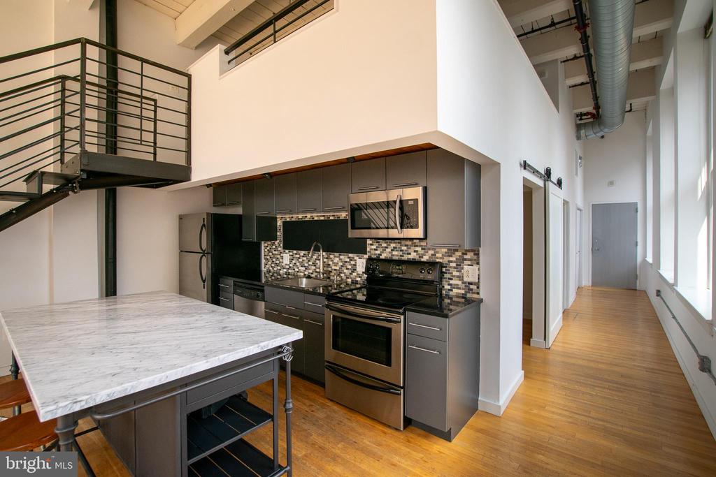 1027 ARCH ST #UNIT 401