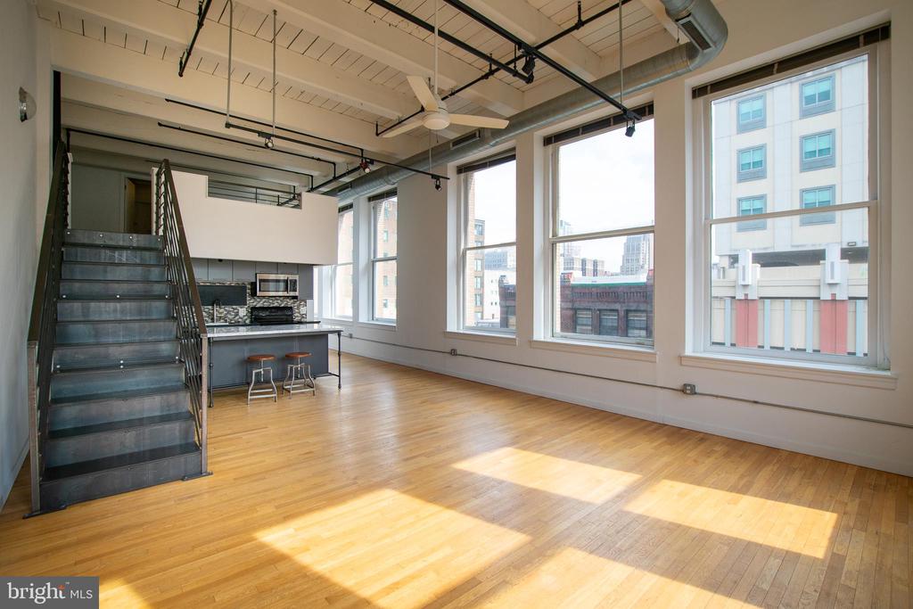 1027 ARCH ST #UNIT 401