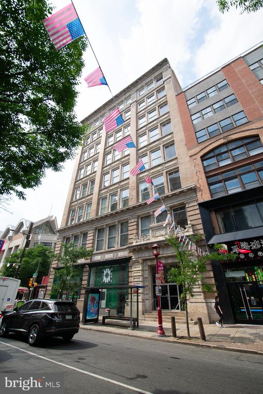 1027 ARCH ST #UNIT 401