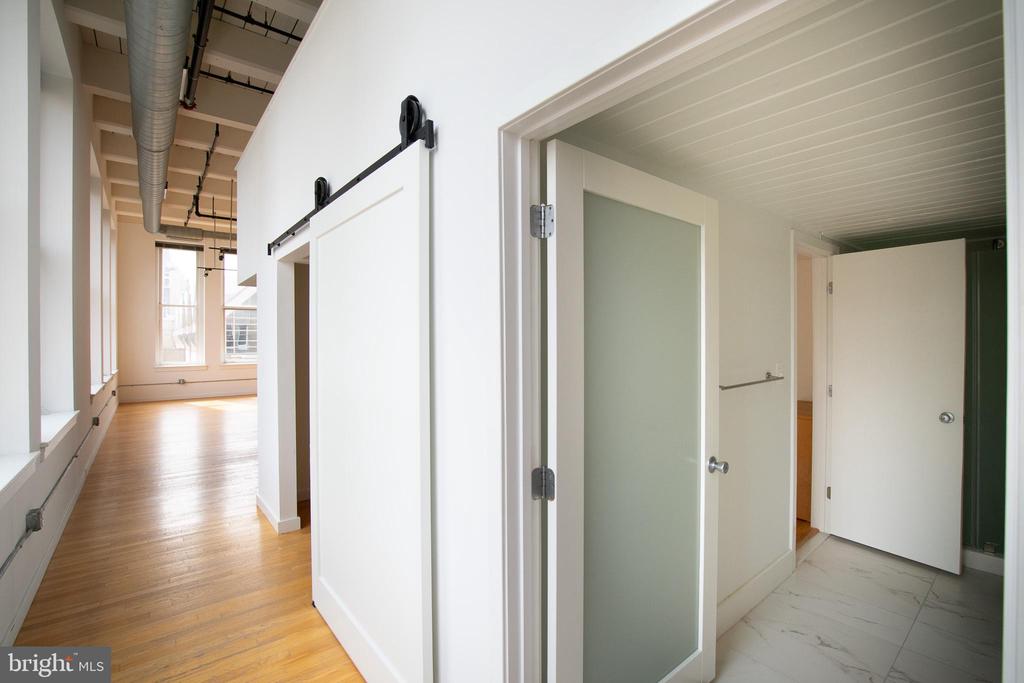 1027 ARCH ST #UNIT 401