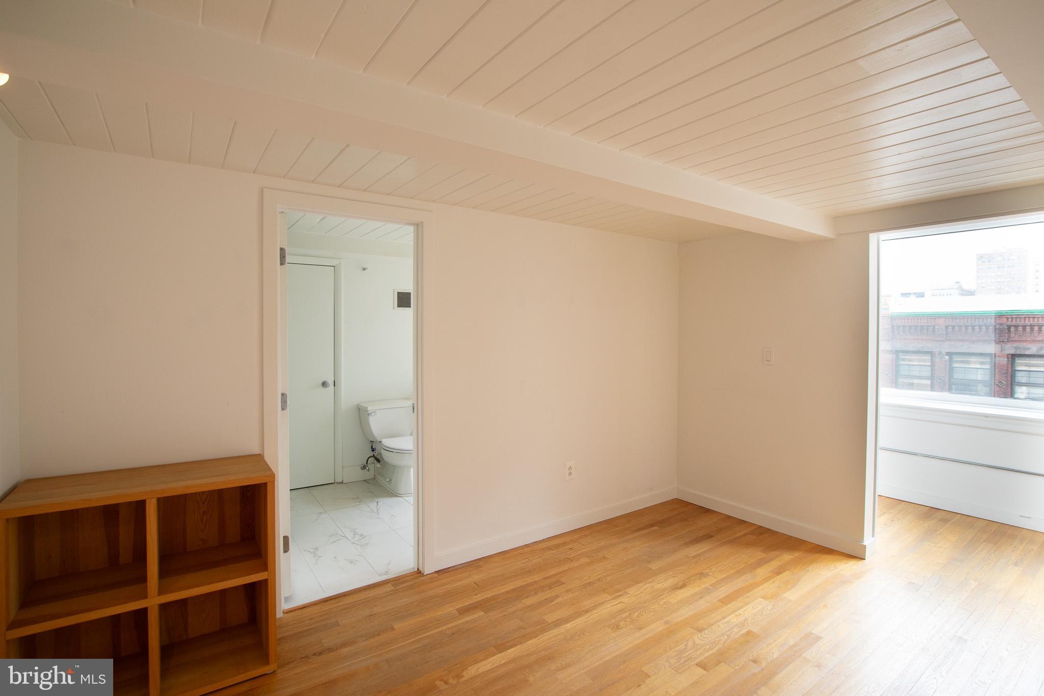 1027 ARCH ST #UNIT 401