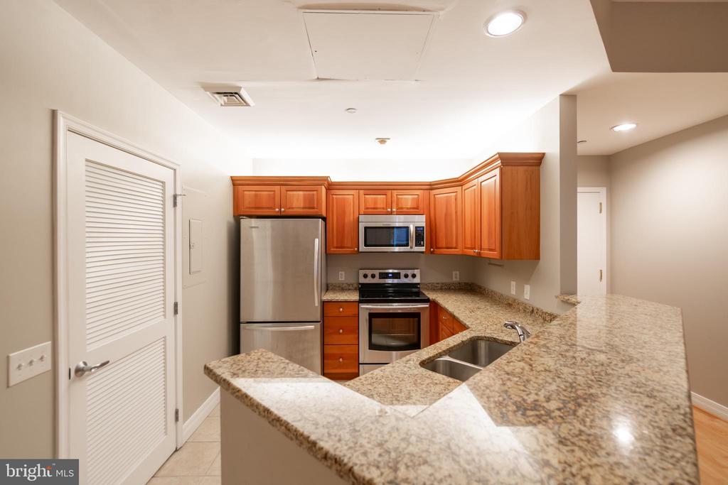 1600-18 ARCH ST #516