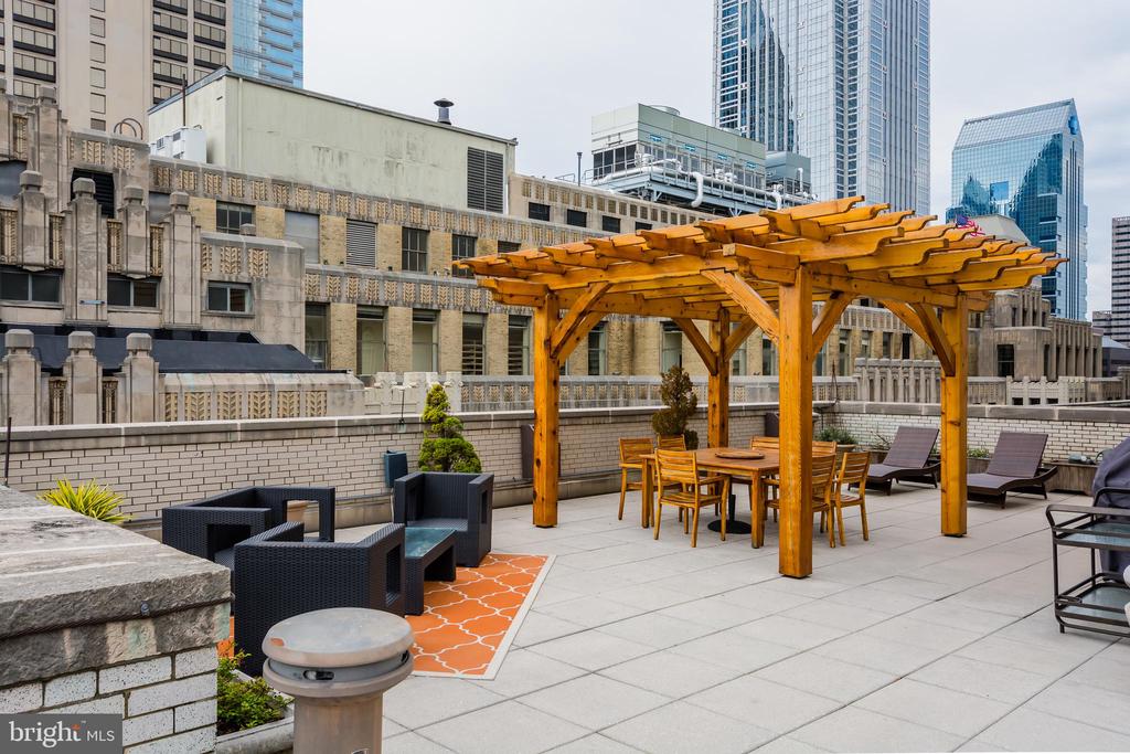 1600-18 ARCH ST #516