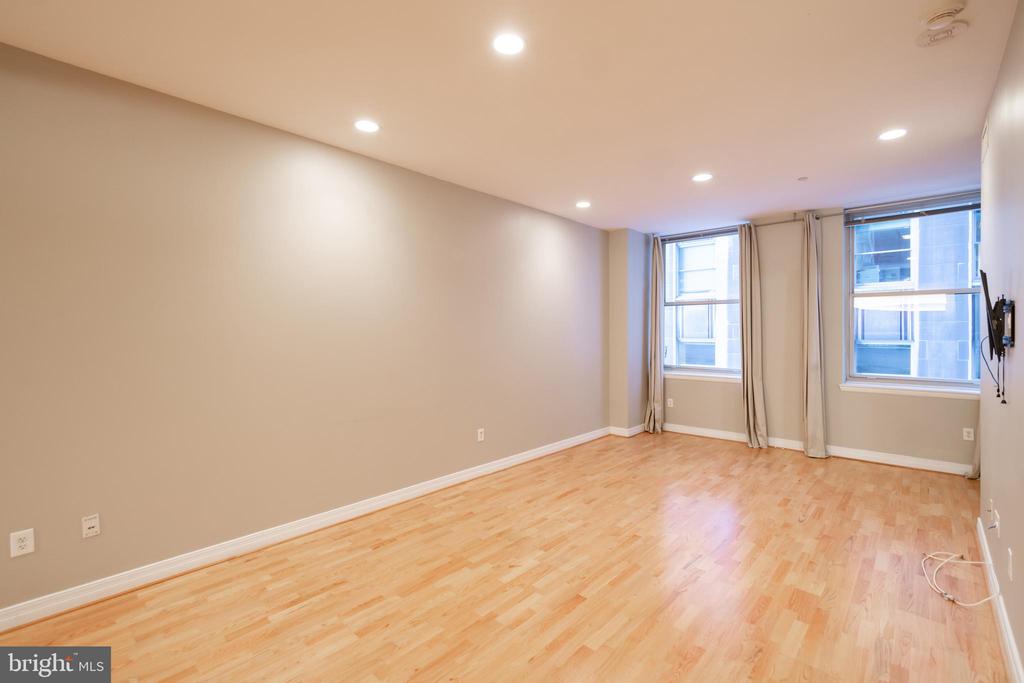 1600-18 ARCH ST #516