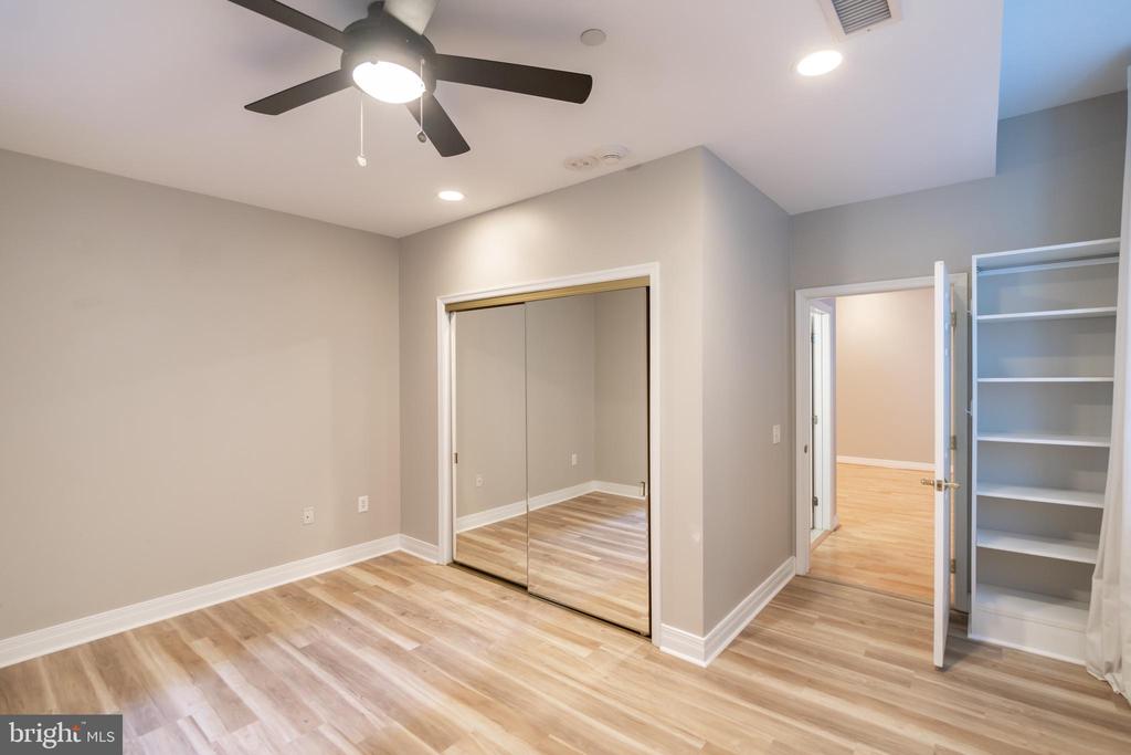1600-18 ARCH ST #516