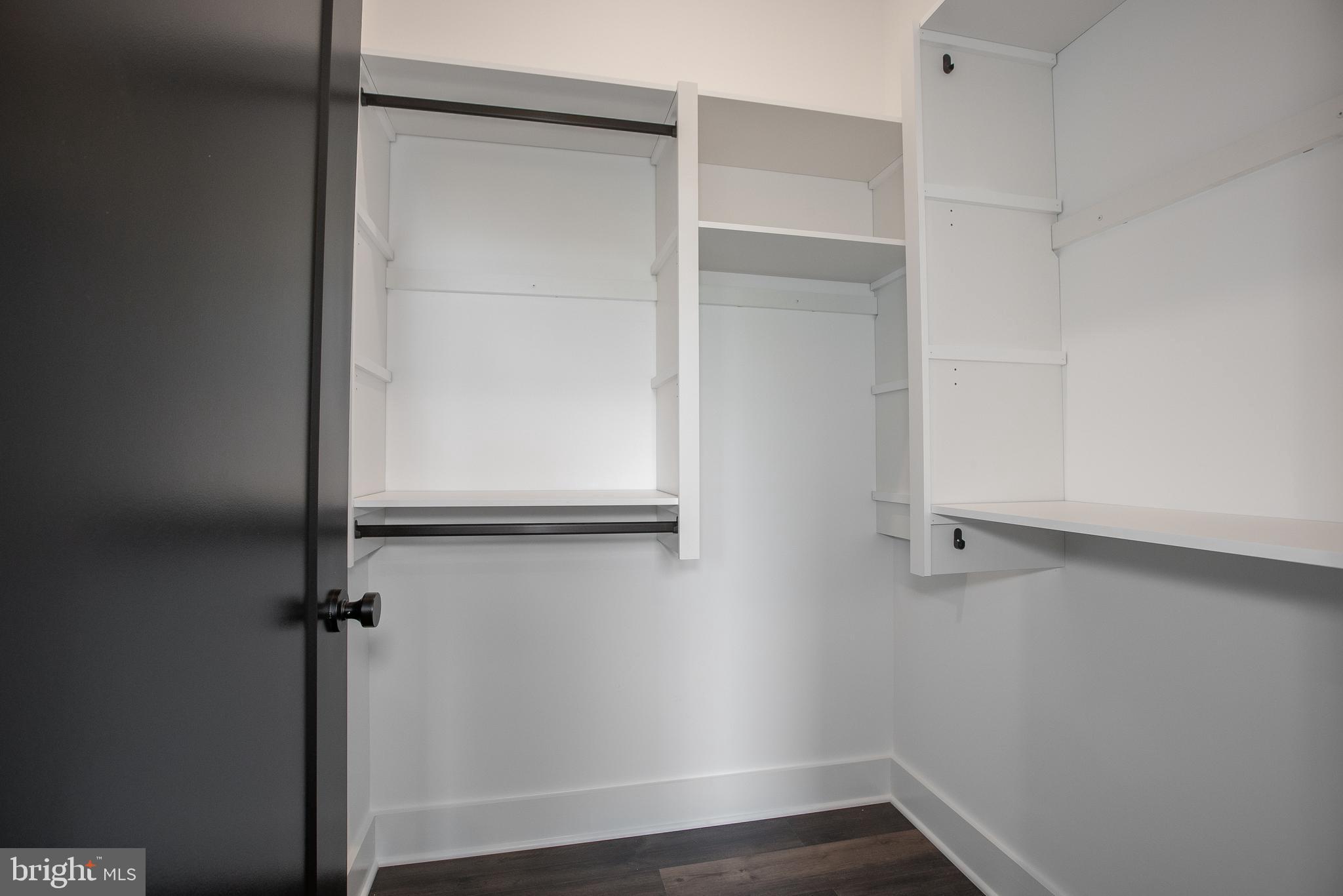 2940 W THOMPSON ST #UNIT 206