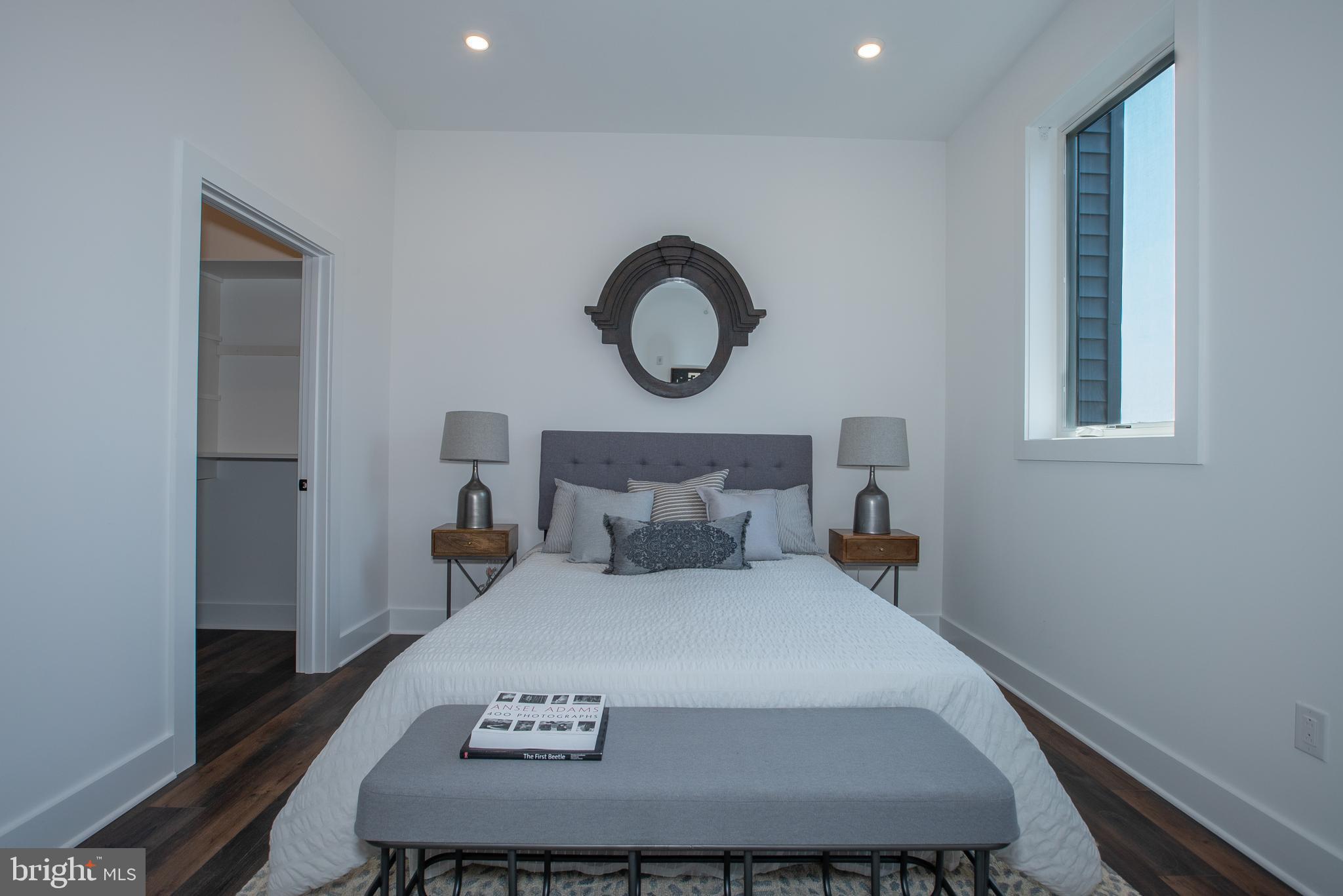 2940 W THOMPSON ST #UNIT 206