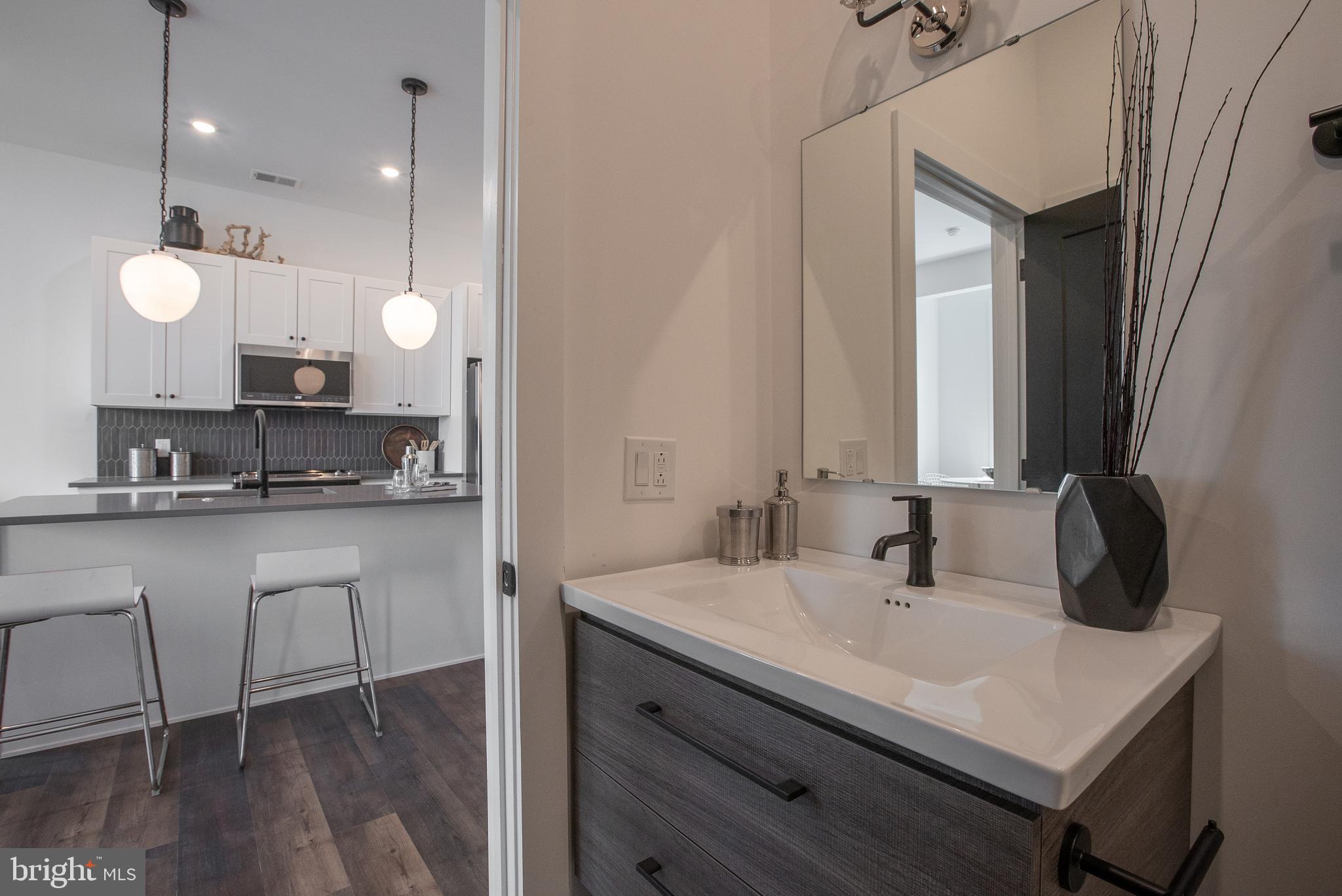 2940 W THOMPSON ST #UNIT 206