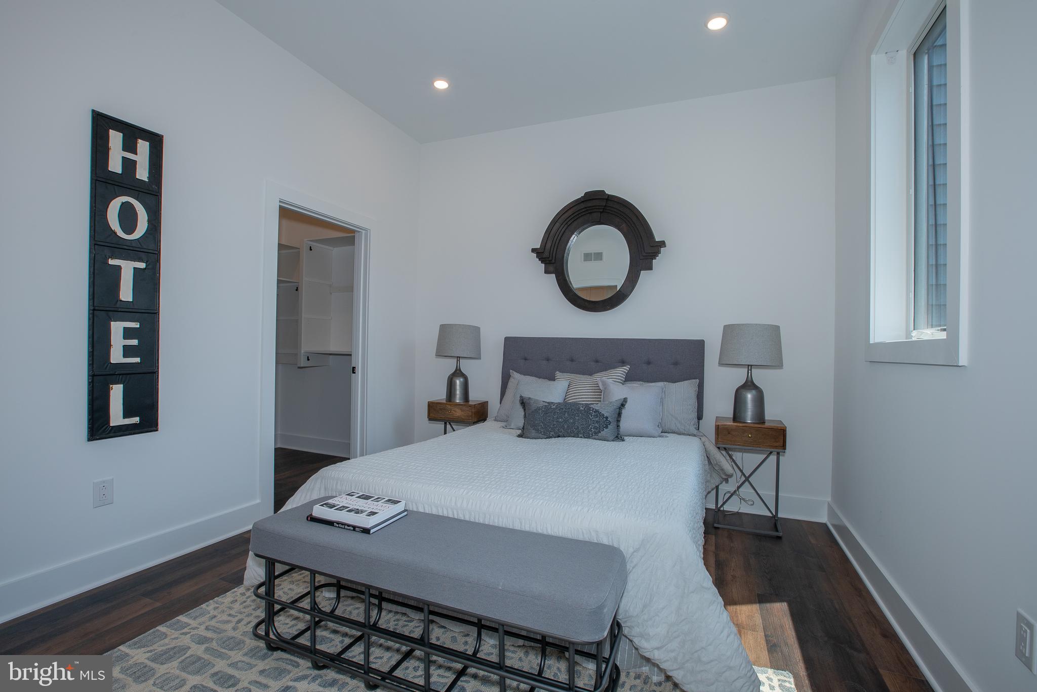 2940 W THOMPSON ST #UNIT 206