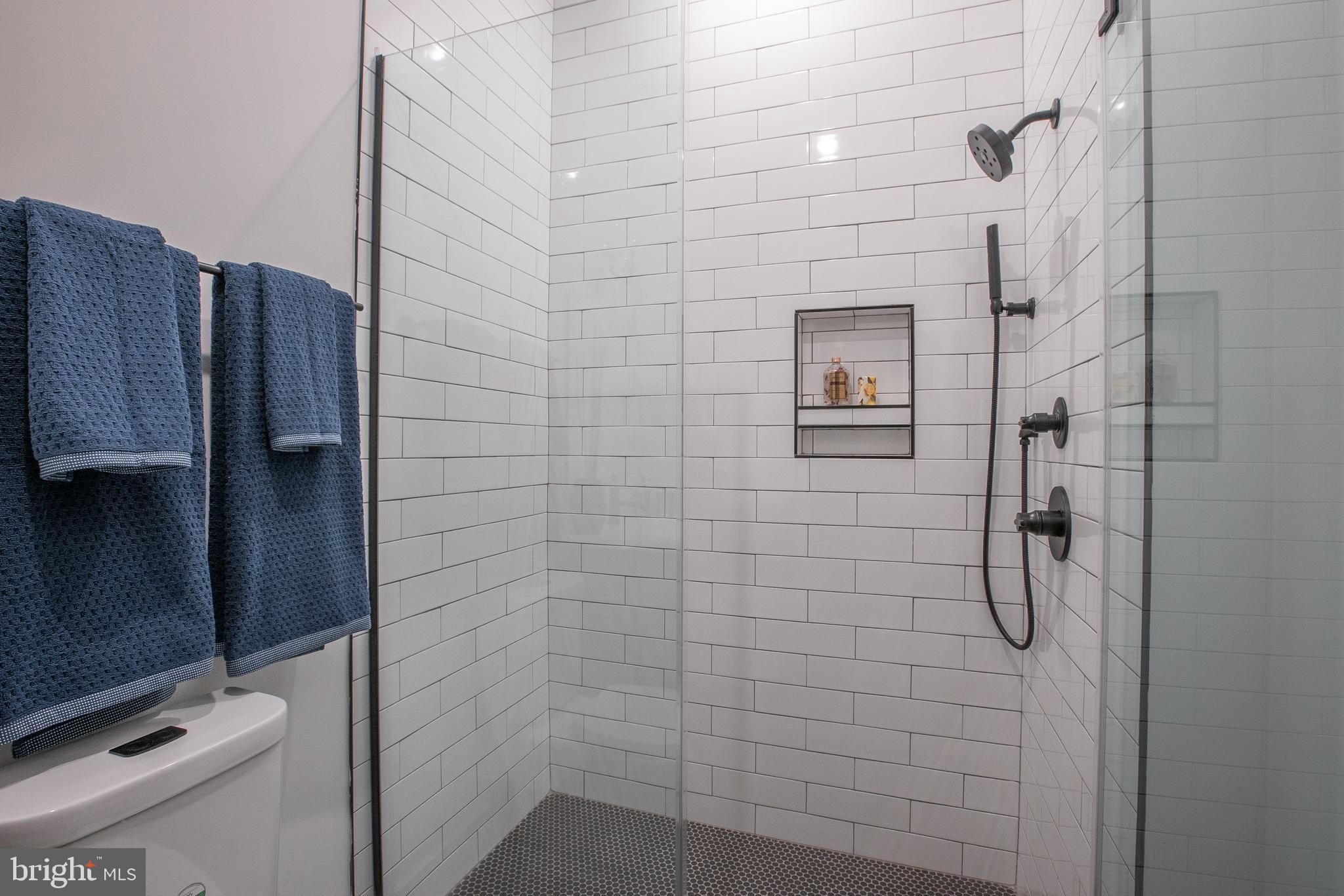 2940 W THOMPSON ST #UNIT 206