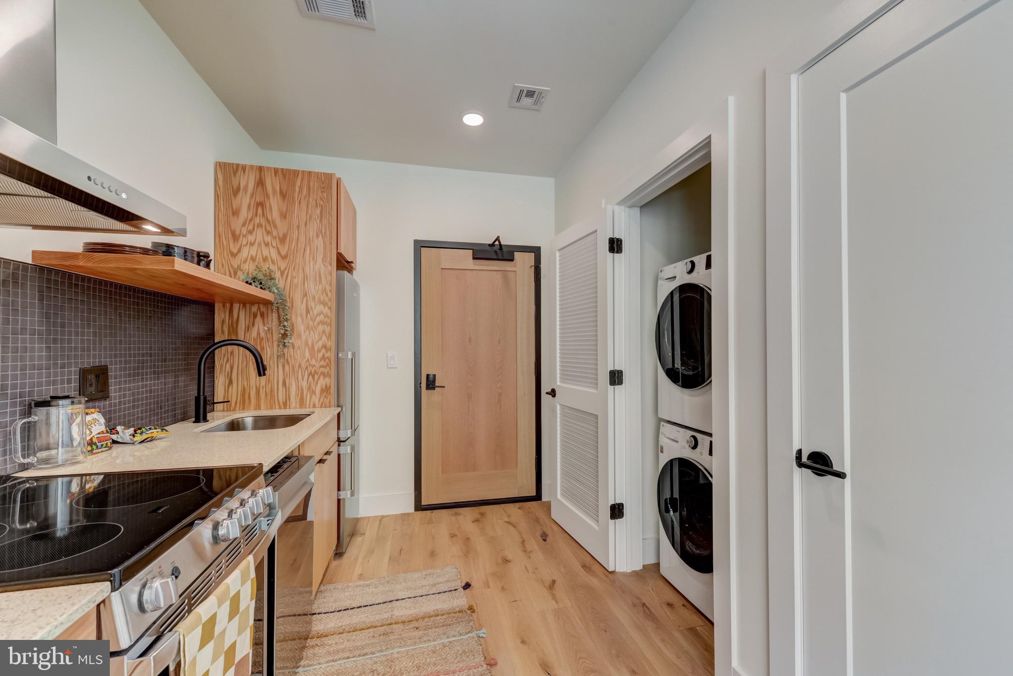 1701-17 N 2ND ST #516