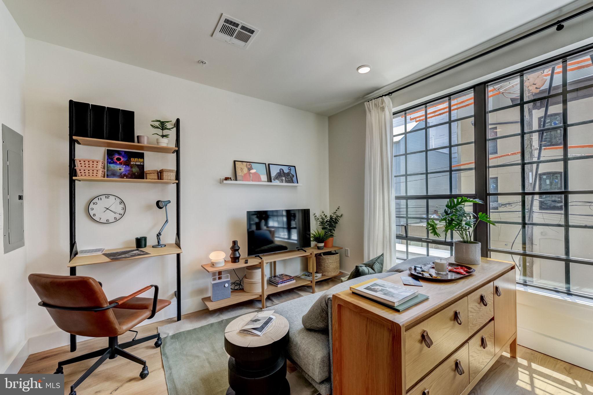 1701-17 N 2ND ST #516