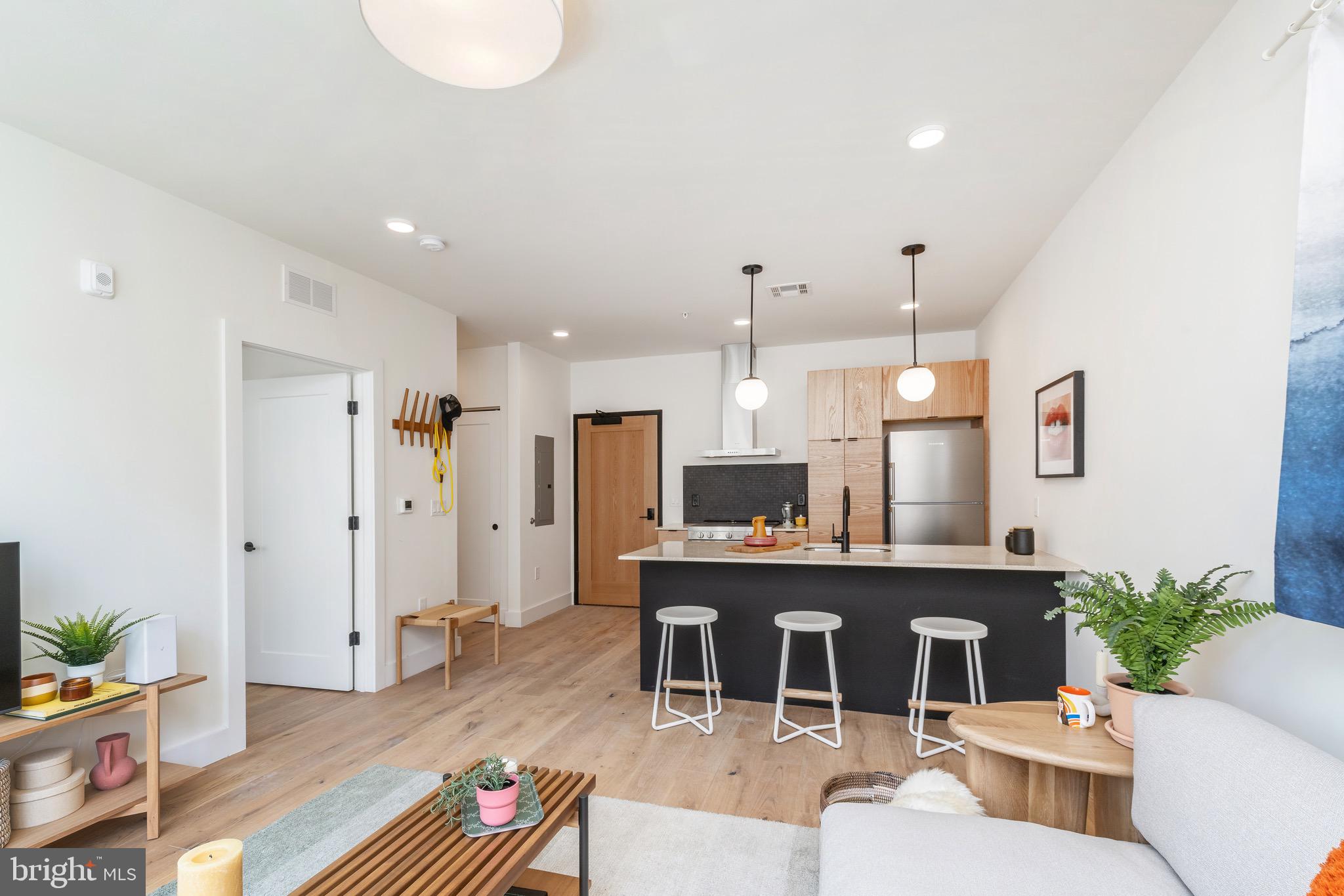 1701-17 N 2ND ST #604