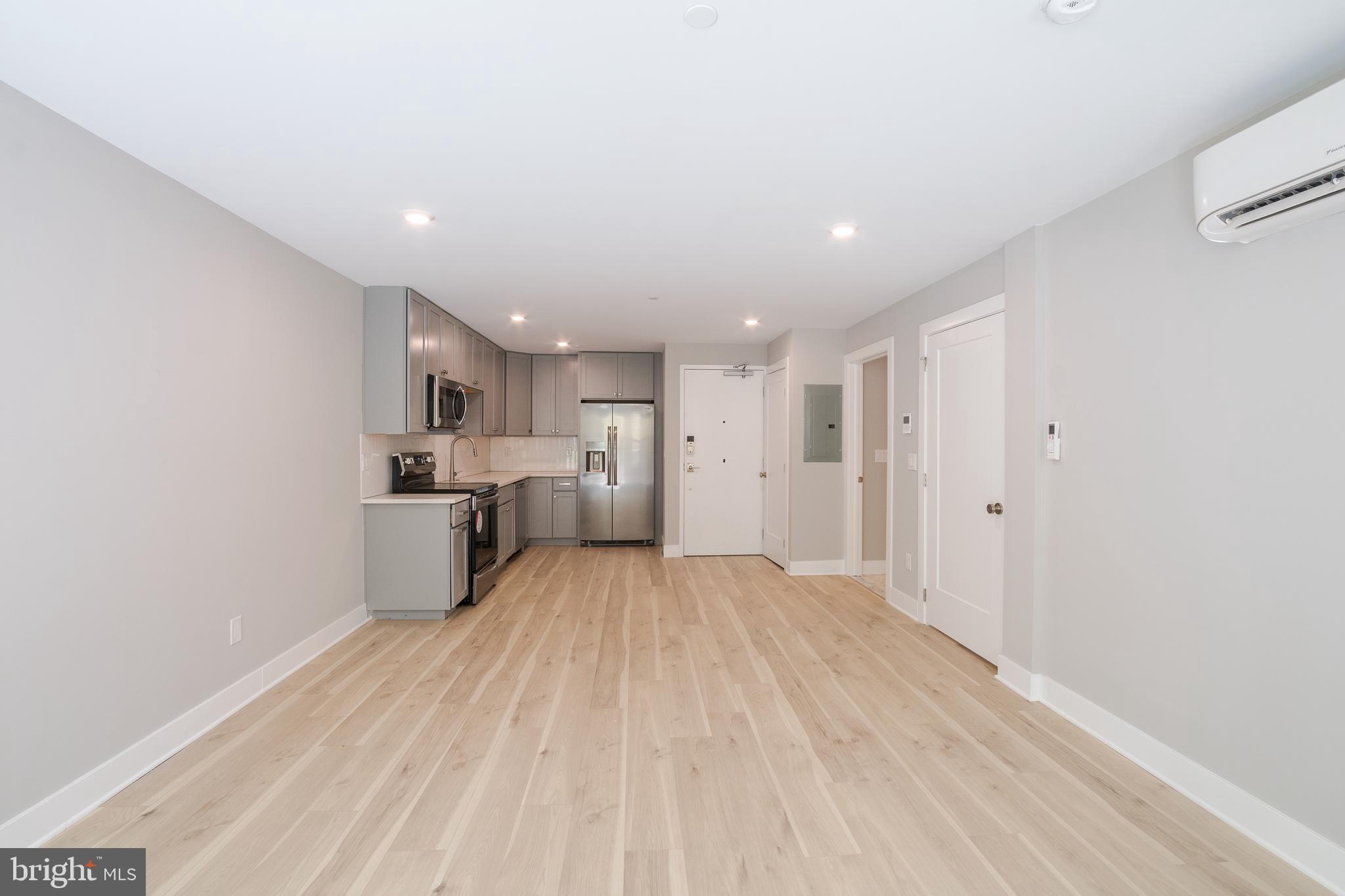 5230 WALNUT ST #UNIT 1R