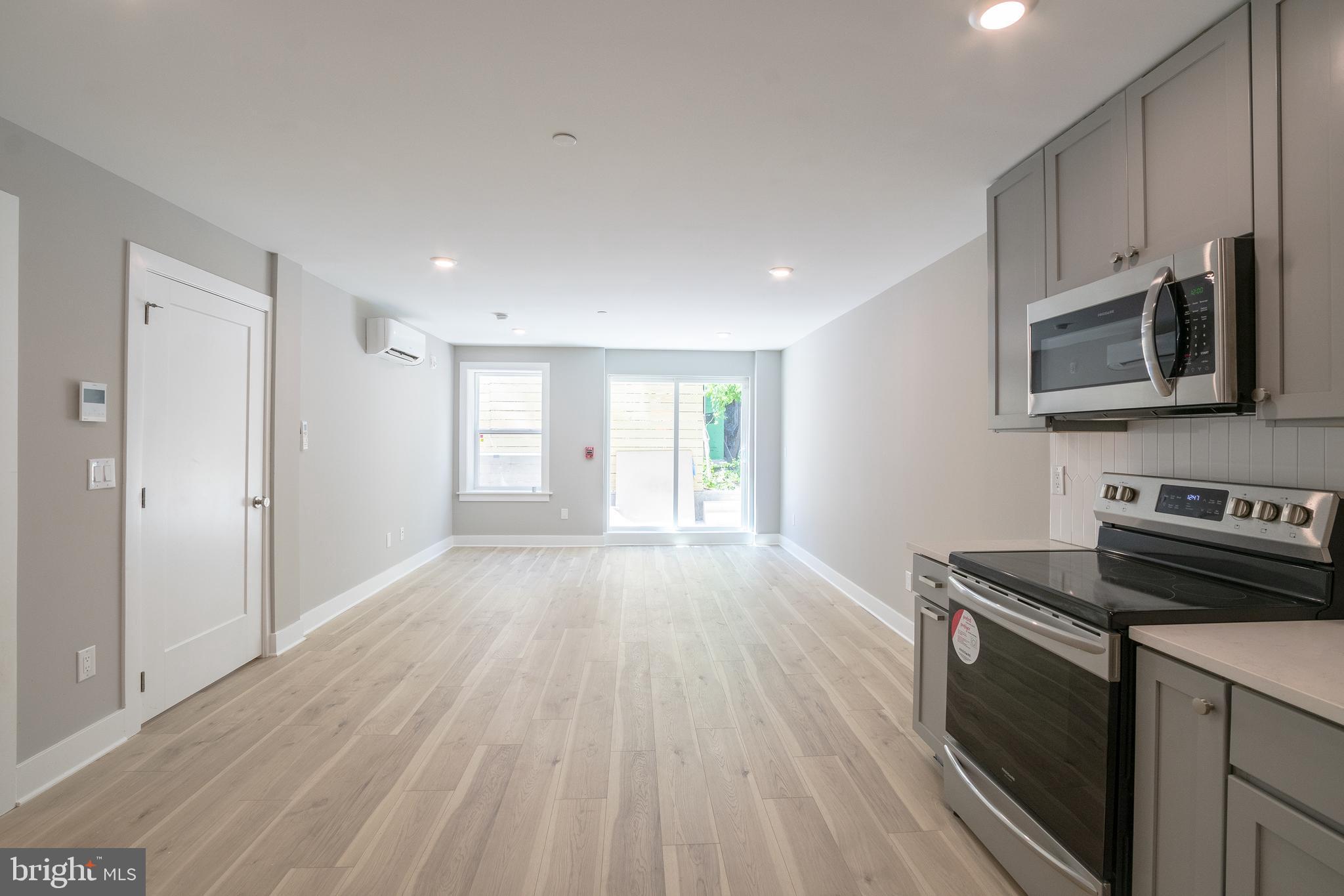 5230 WALNUT ST #UNIT 1R