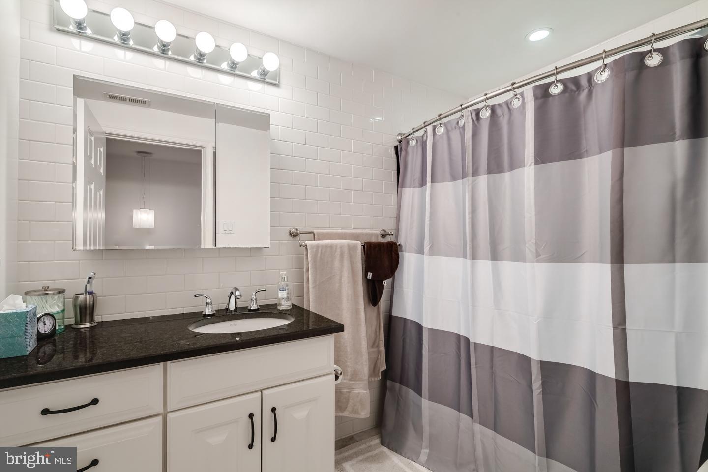 1725 PINE ST #UNIT 2R