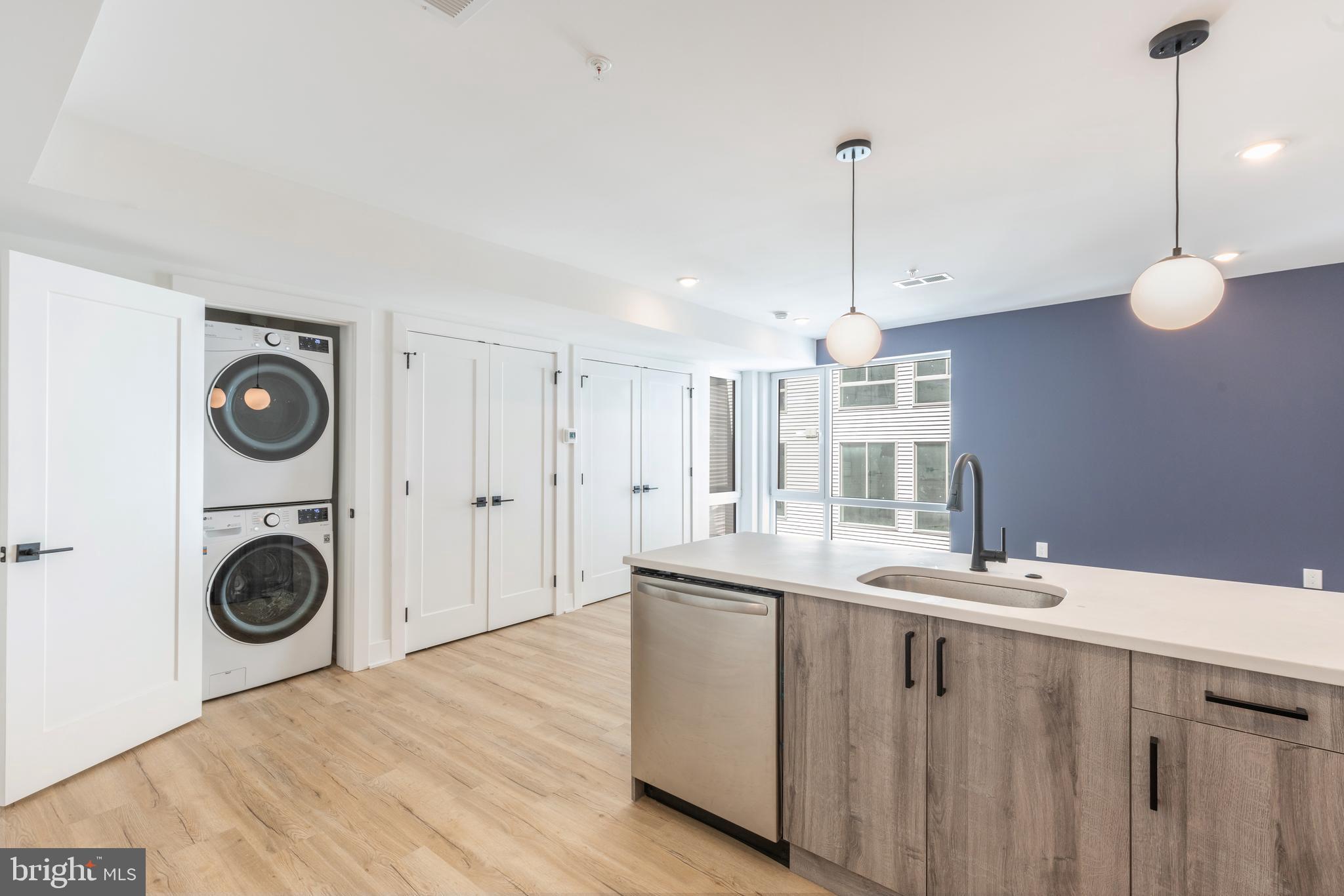 629 W GIRARD AVE #UNIT 306