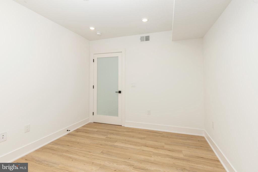629 W GIRARD AVE #UNIT 306