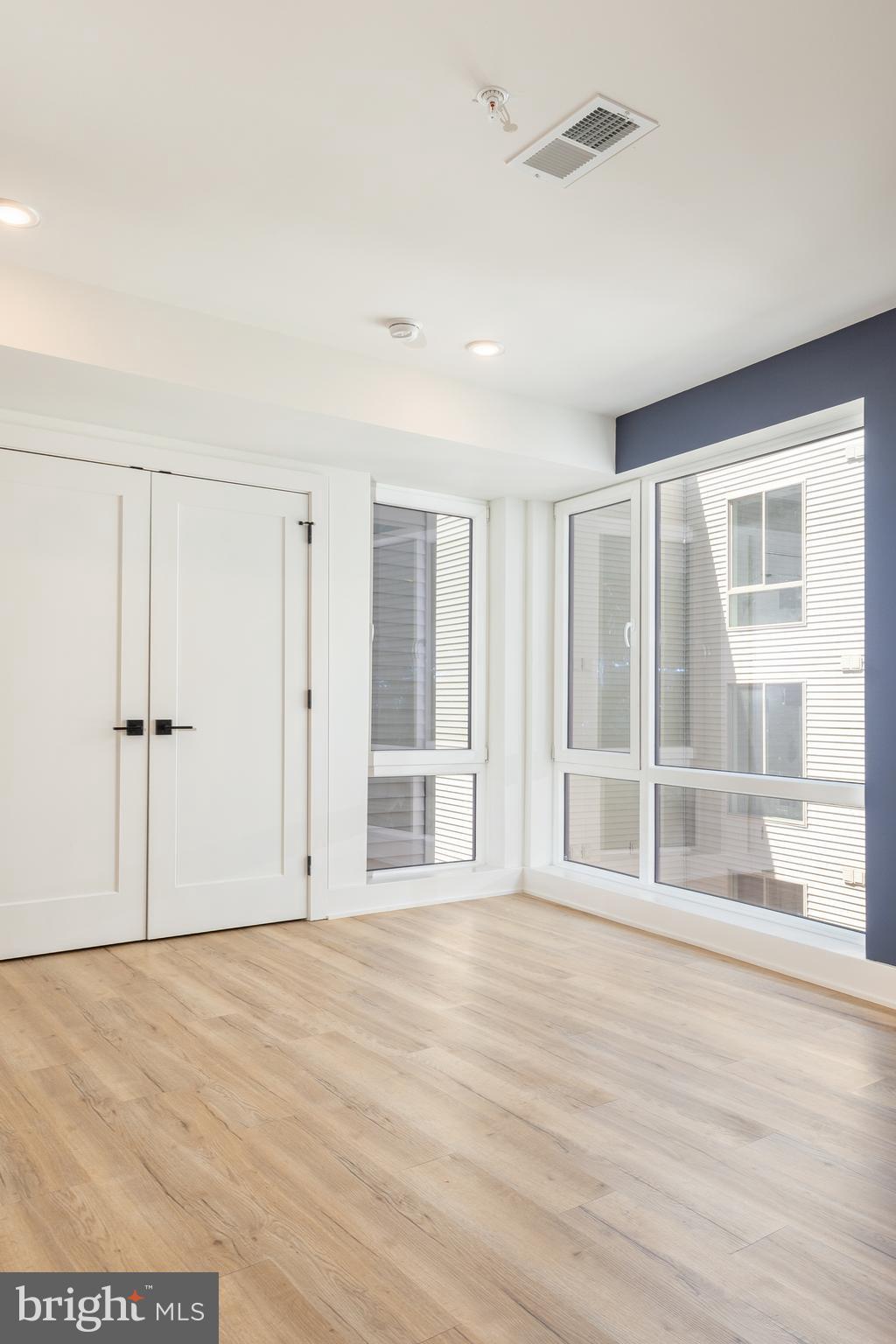 629 W GIRARD AVE #UNIT 306