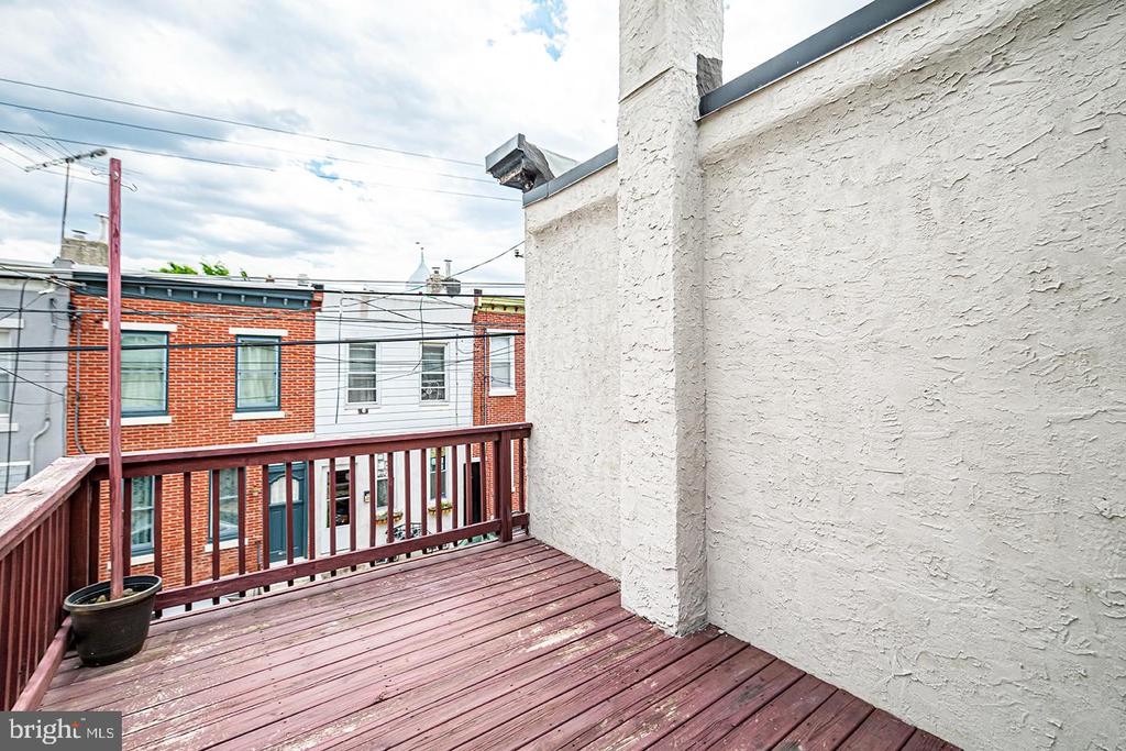 417 E FLORA ST