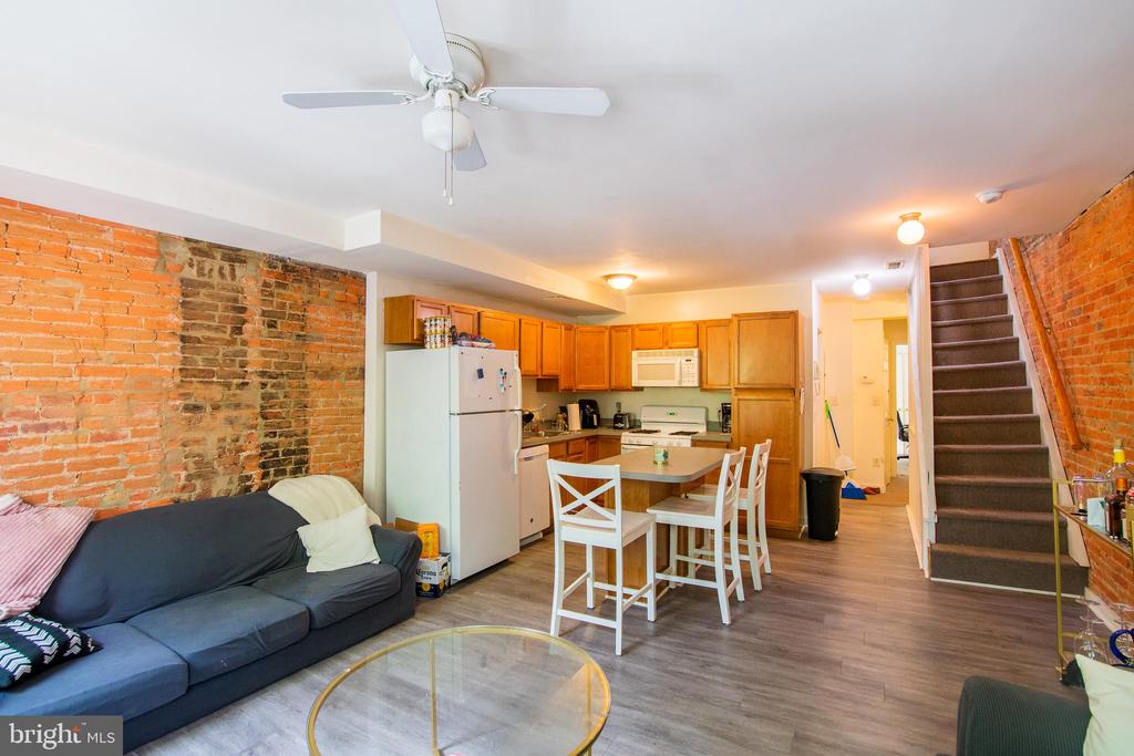 1713 CHRISTIAN ST #UNIT 2