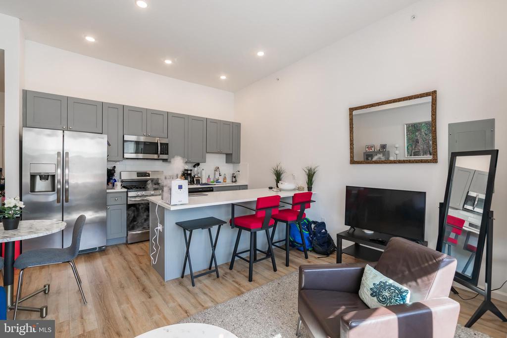 742 S 4TH ST #UNIT 3R