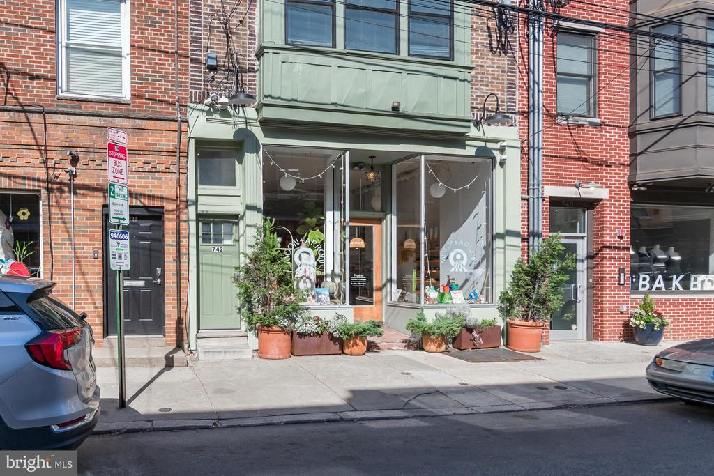 742 S 4TH ST #UNIT 3R