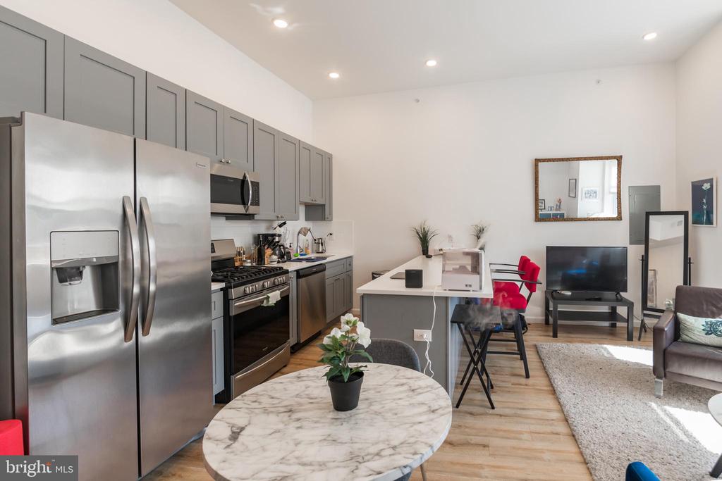 742 S 4TH ST #UNIT 3R