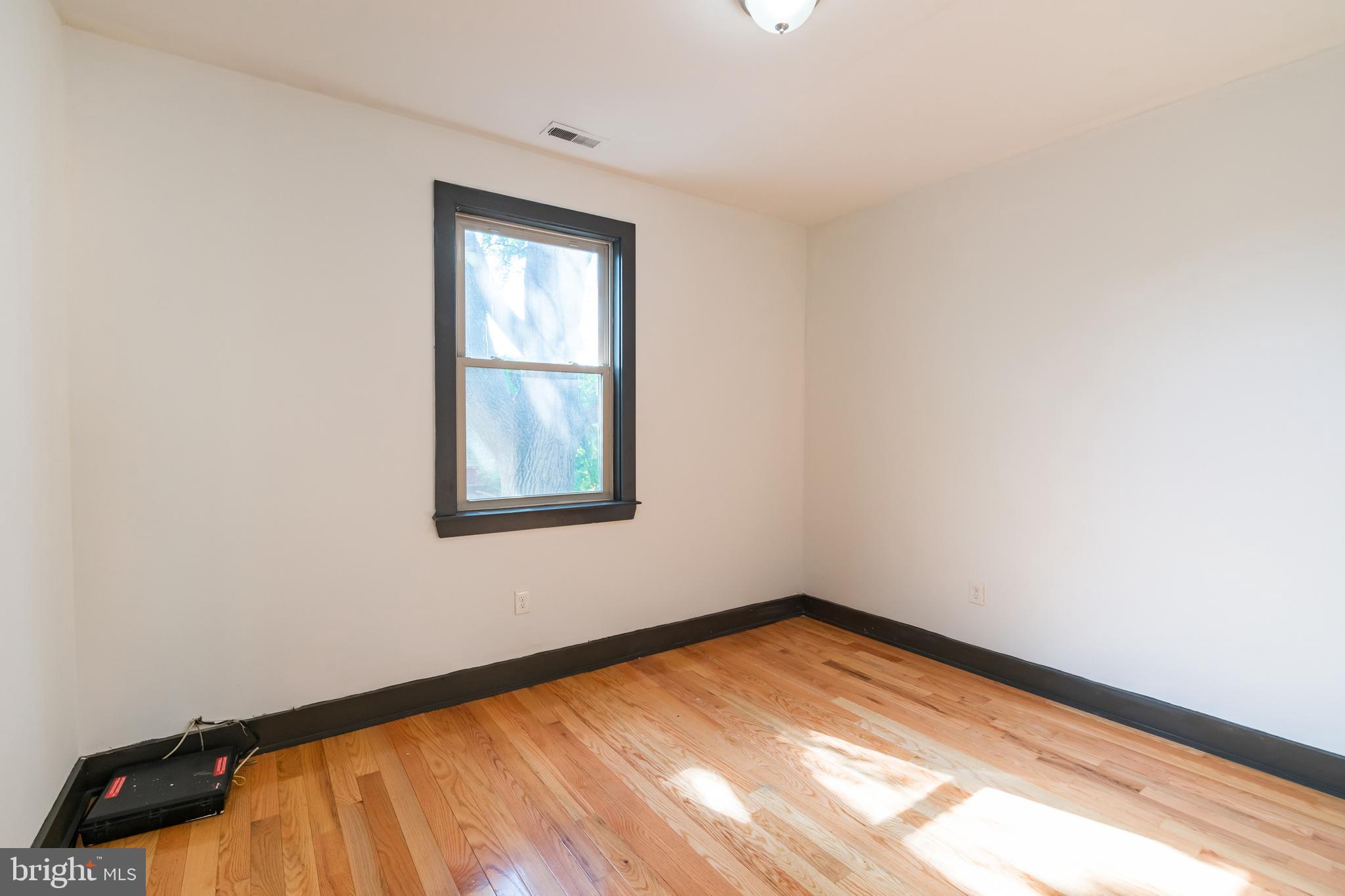 2030 N 18TH ST #UNIT B