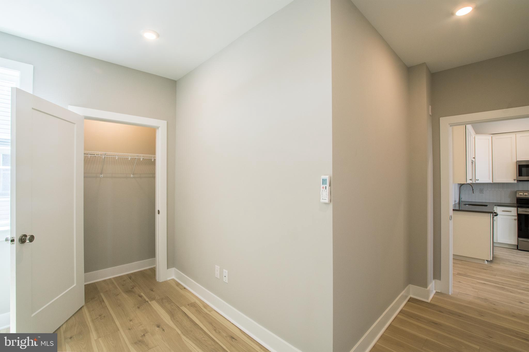 5230 WALNUT ST #UNIT 4F