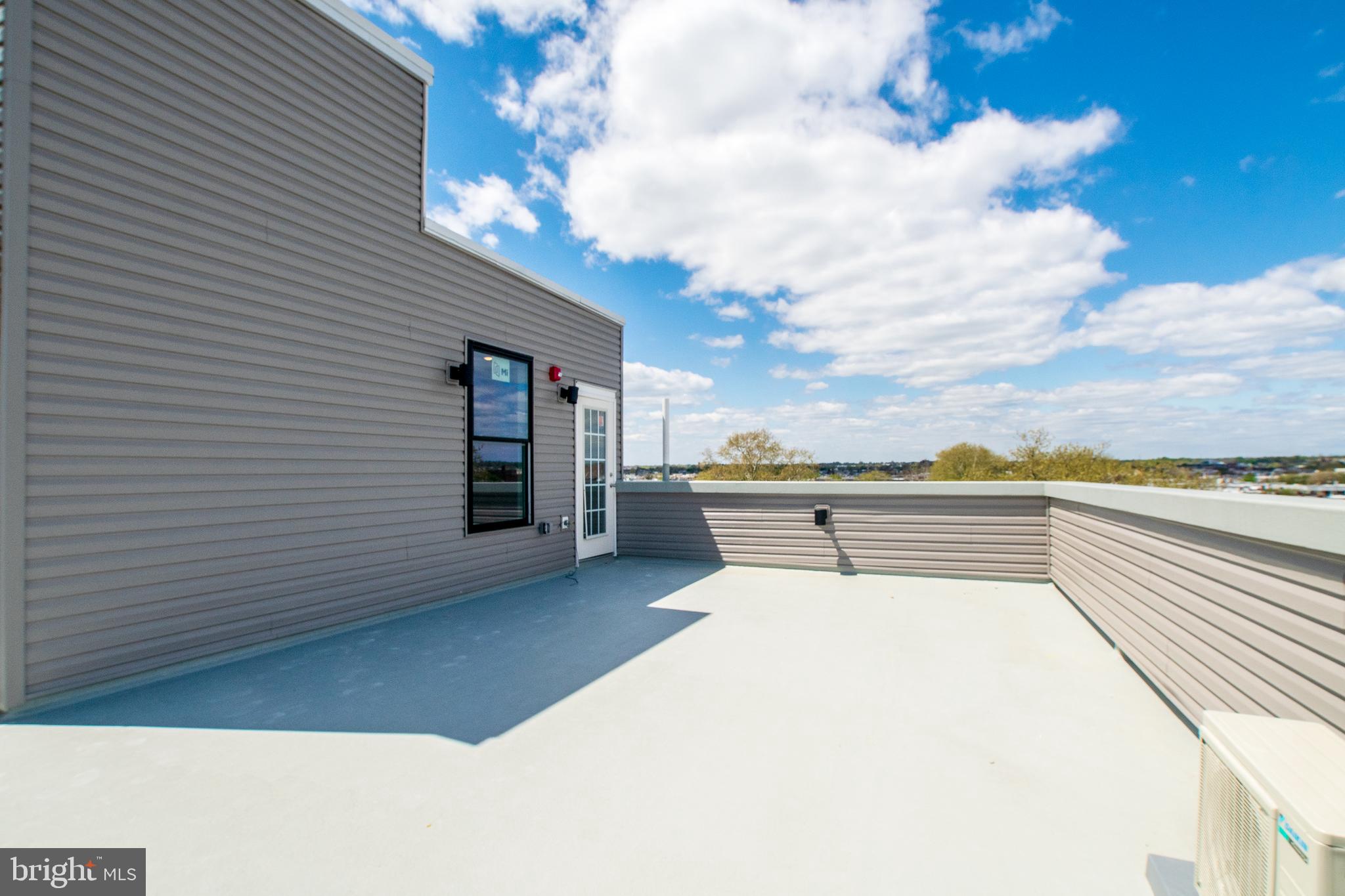 5230 WALNUT ST #UNIT 4F