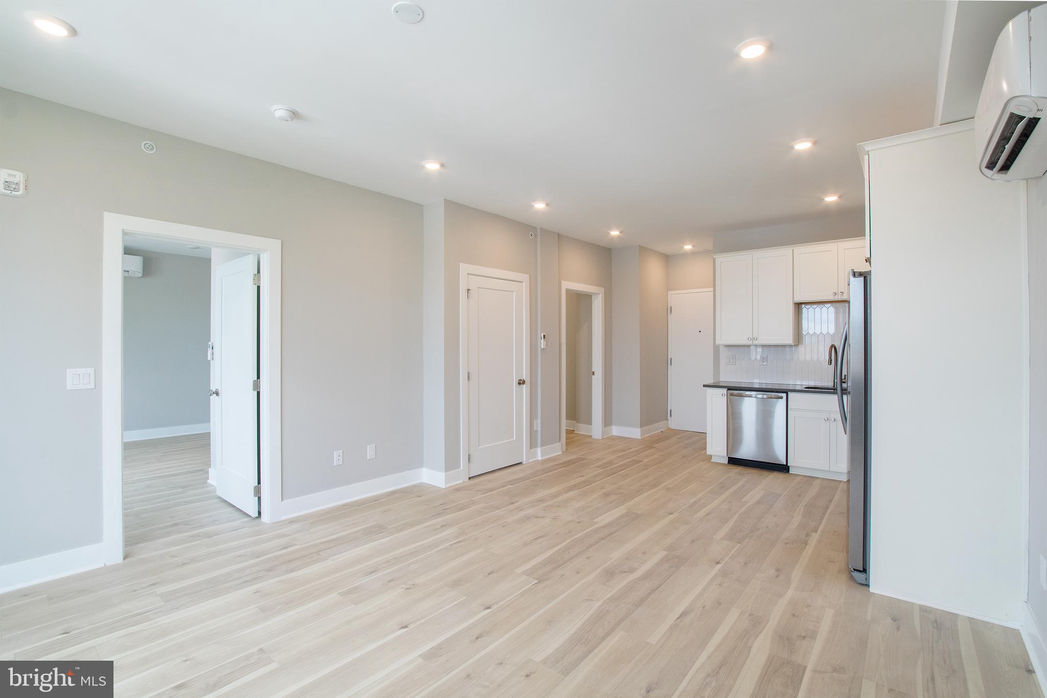 5230 WALNUT ST #UNIT 4F